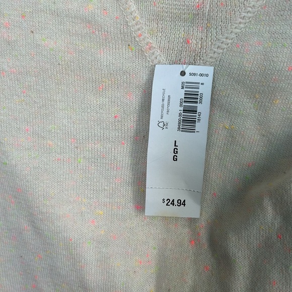 Beautiful lightweight sweater from Old Navy size large - Picture 9 of 9